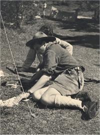1962- Campo del X°anno in val d'Oten -Checco a colloquio con uno scout