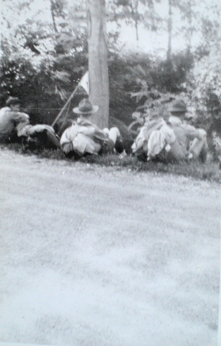 1956-7-lug-rip-smdrovere-missione-rio-serva-sq-castori-riposo-lungo-strada_1.jpg