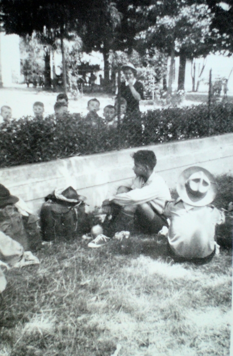 1956-7-lug-rip-smdrovere-missione-rio-serva-sq-castori-riposo-lungo-strada_3.jpg