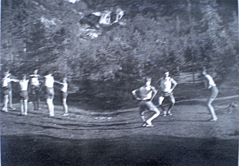 1957-rip-smdrovere-campo-arco-teso_taibon-2-ginnastica-mattutina.jpg