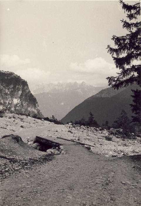 1962_val d'oten-campo del decimo anno-il ponte sul torr diassa.jpg