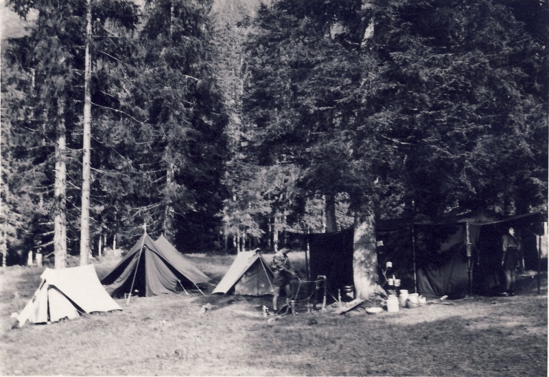 1963 Gares - Campo della sorgente- ripsPioX - la tenda cambusa.jpg