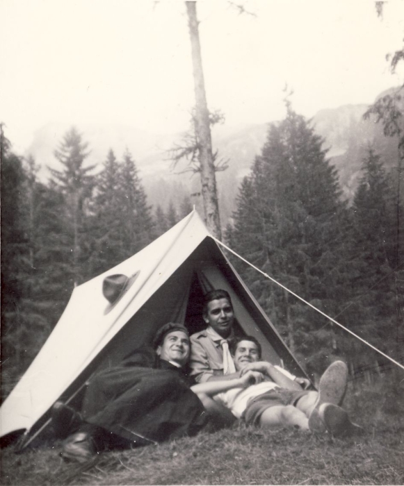 1963 Gares - Campo della sorgente- ripsPioX - tendina e capi.jpg