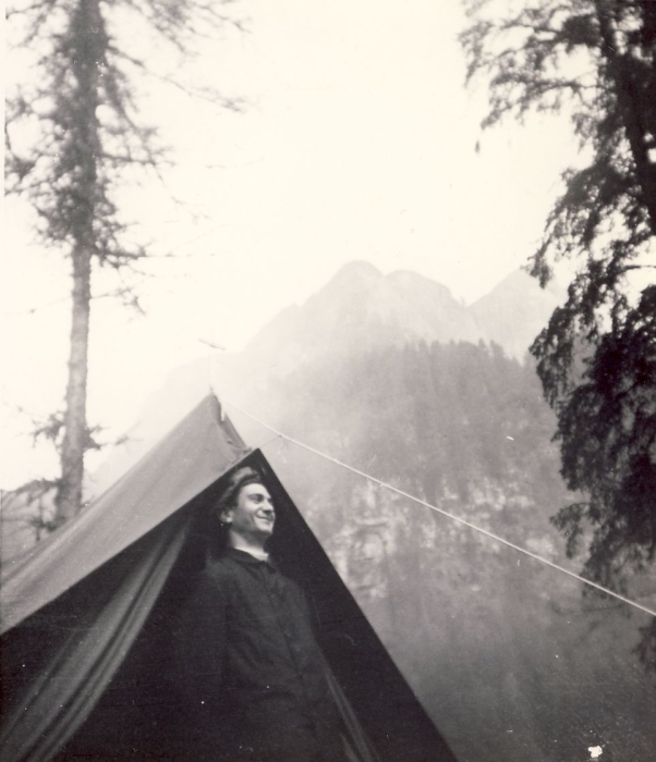 1963 Gares - Campo della sorgente- ripsPioXdon pio e tenda.jpg