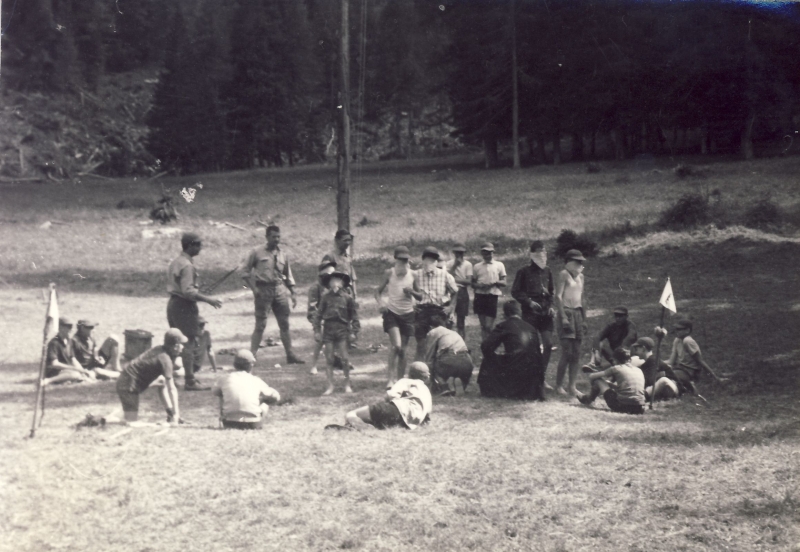1963 Gares - Campo della sorgente- ripsPioXgiochi in cerchio_1.jpg