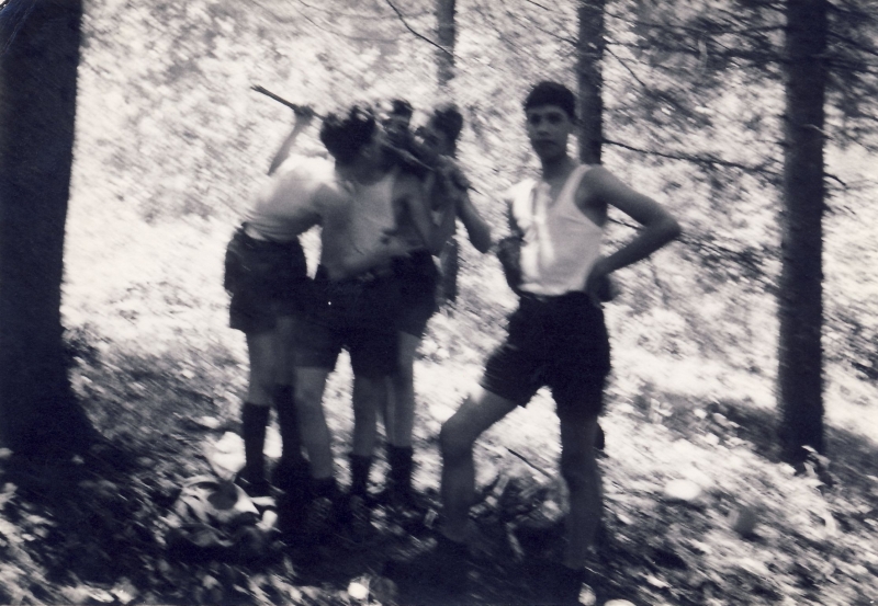 1963 Gares - Campo della sorgente- ripsPioXgiochi- stellin e barbiero (di spalle).jpg