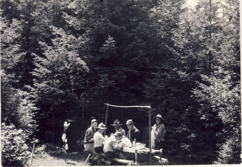 1963 Gares- campo della sorgente-i daini con il papà di manfren-claudio-dpio.jpg