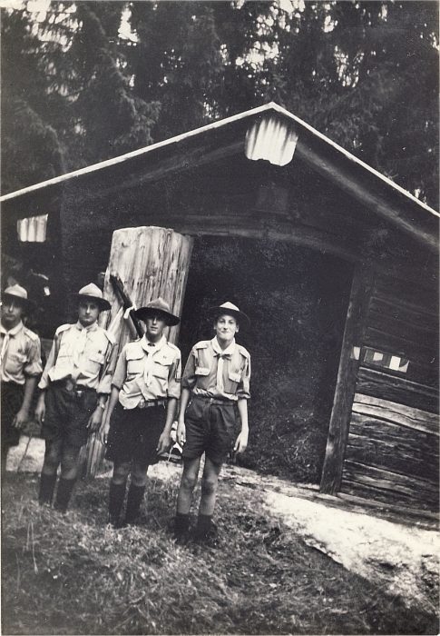 1964 rip MDRovere - campo della valle solitaria - lorenzago - sq castoro in uscita in Val di Rave.jpg