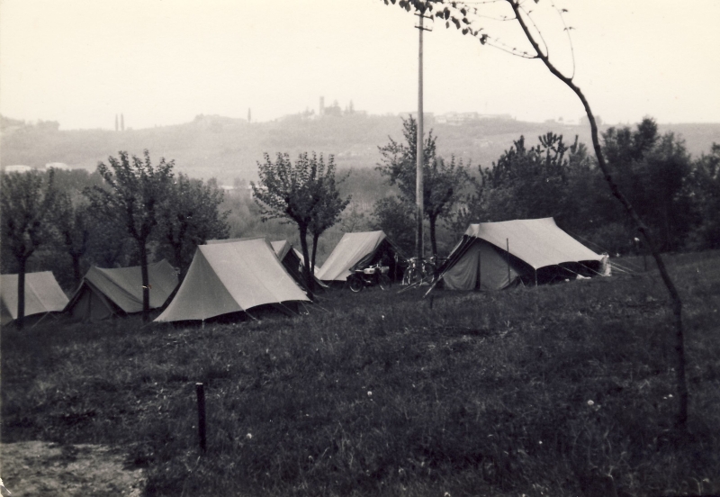 1968 sGiorgio a Ogliano di Conegliano -tende di sq.jpg
