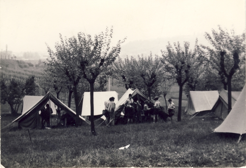 1968 sGiorgio a Ogliano di Conegliano -tende di sq_1.jpg