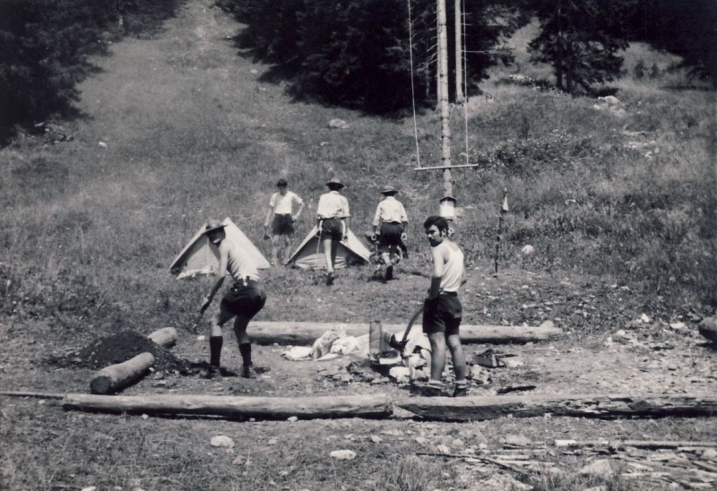 1968 rip s pioX-campo fuochi lontani -alberghi di collalto-aiuto capi al lavoro.jpg