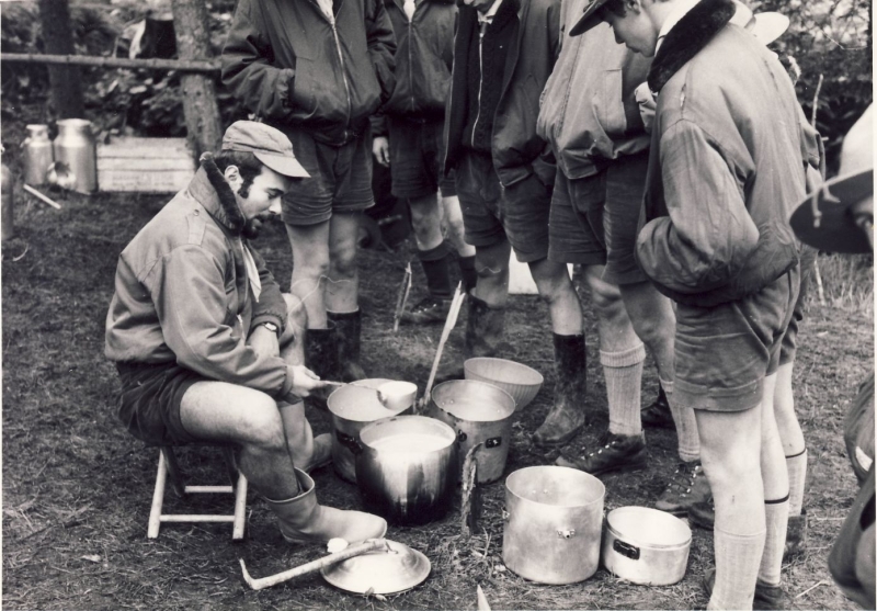 1968 rip s pioX-campo fuochi lontani -alberghi di collalto-cambusa-distribuzione latte mattutino_1.jpg