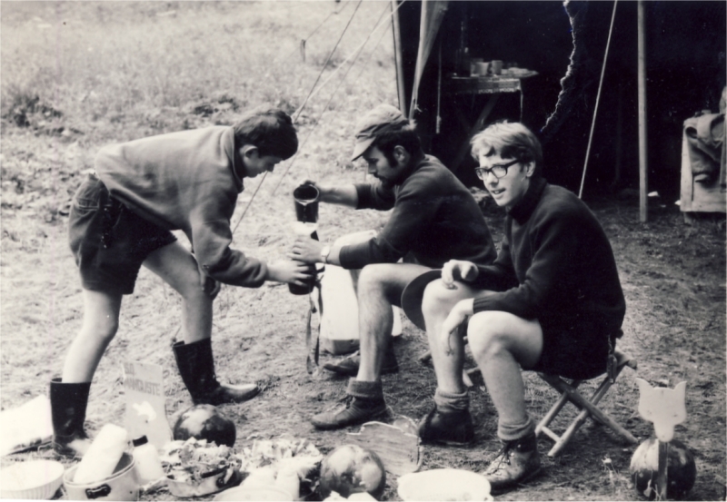 1968 rip s pioX-campo fuochi lontani -alberghi di collalto-cambusieri al lavoro.jpg