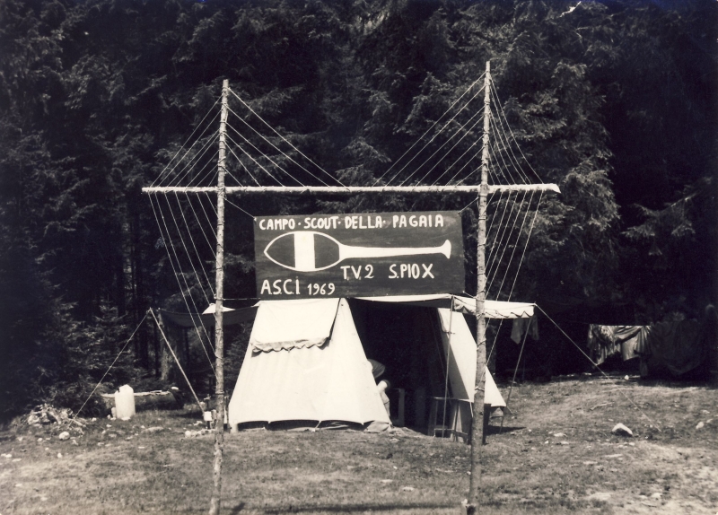 1969 Campo della pagaia - valvisdende - entrata al campo di rip.jpg