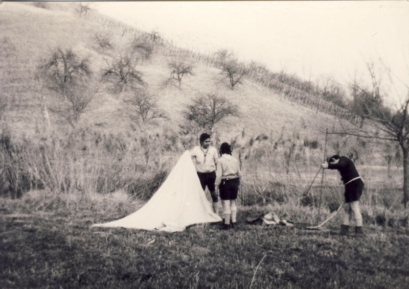 1973 rip s pioX uscita in collina - attendamento.jpg