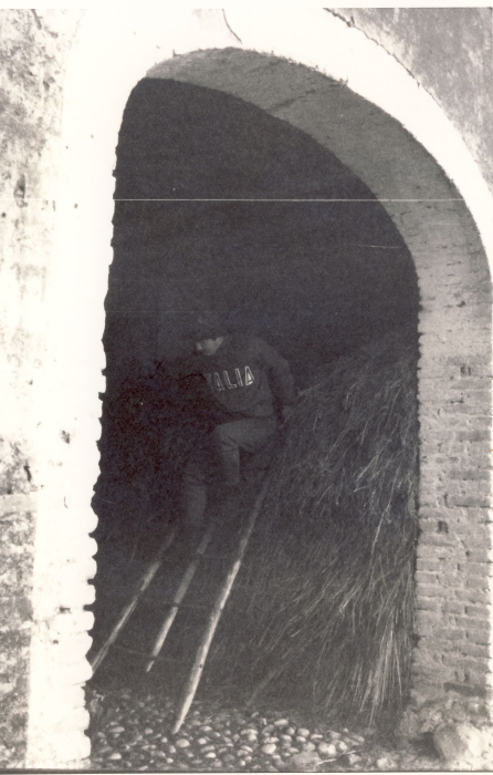 1974 clan nuova strada - sPioX -uscita fossili a Campea_3.jpg