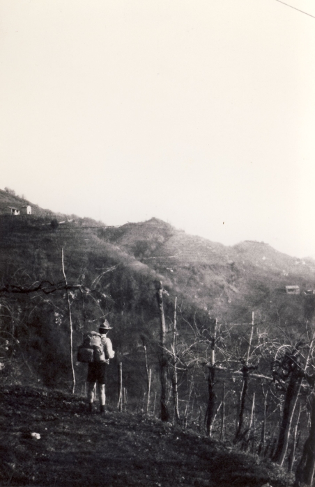 1974 clan nuova strada - sPioX -uscita fossili a Campea_8.jpg