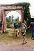 1974 vdb 3branchi del TV2 a Villa di Pria-sGiustina BL - Palio di villa di Pria - gianni arriva primo.jpg