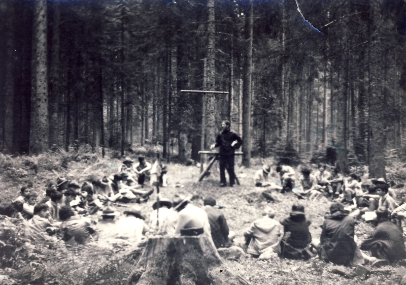 1975 rip sPioX e MdRovere -campo chiaro mattino - forni avoltri - riflessione spirituale.jpg