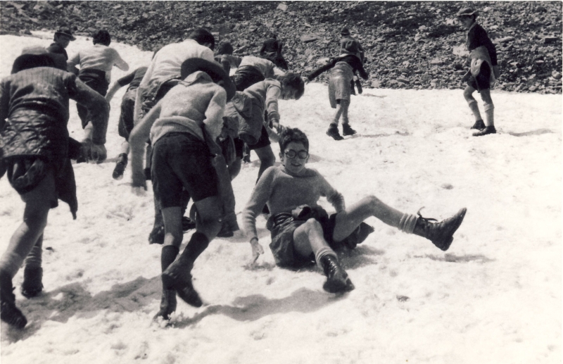 1975 rip sPioX e MdRovere -campo chiaro mattino - forni avoltri - uscita di rip-giochi sulla neve_1.jpg