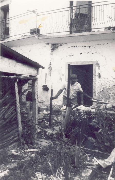1976 clan nuova strada - sPioX - Vito d'asio - campo di servizio - vitodasio13-recupero_legnax anziana_1.jpg