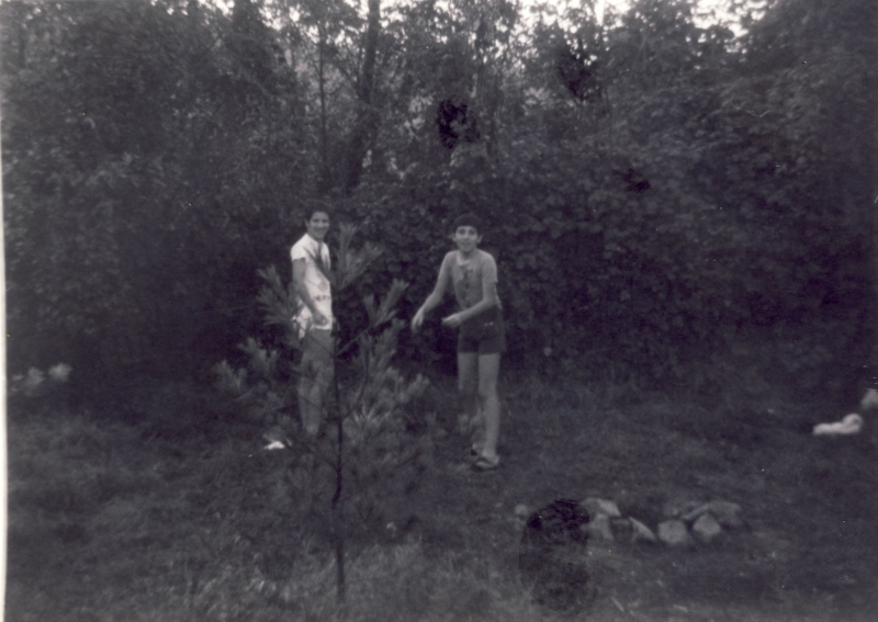 1977 Rip sPioX - campo dei 12 fuochi - Claut - al lavoro.jpg