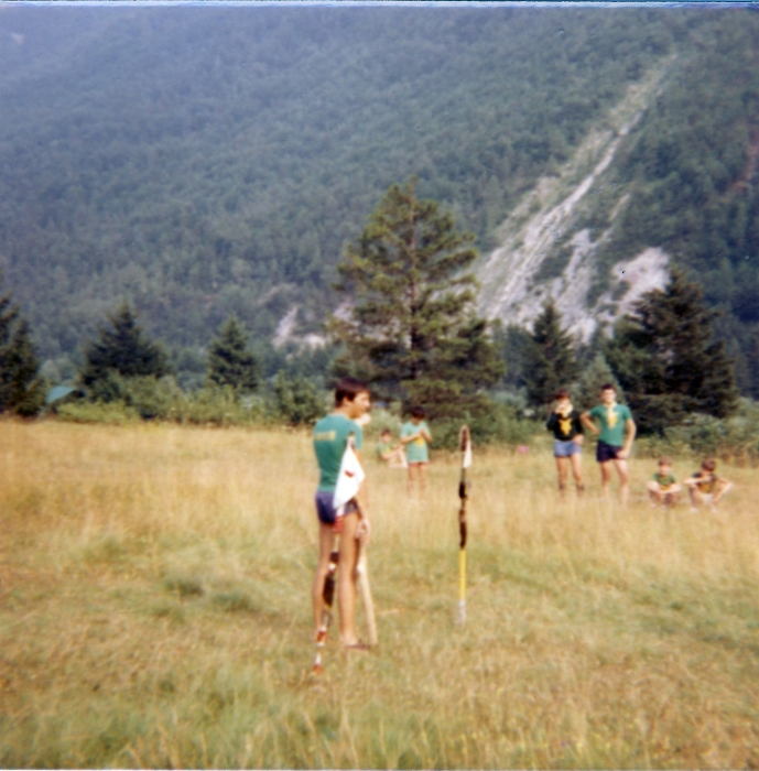 1977 Rip sPioX - campo dei 12 fuochi - Claut - gioco_4.jpg