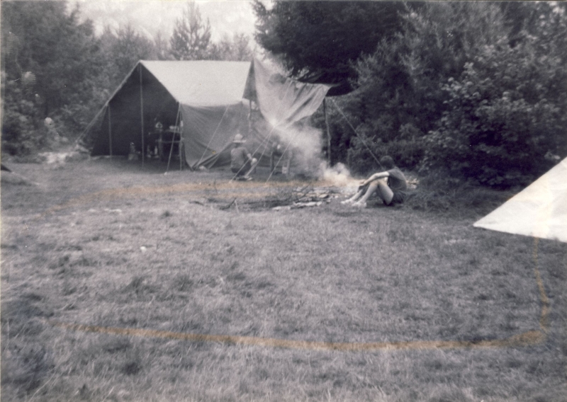 1977 Rip sPioX - campo dei 12 fuochi - Claut -cucina di sq_1.jpg
