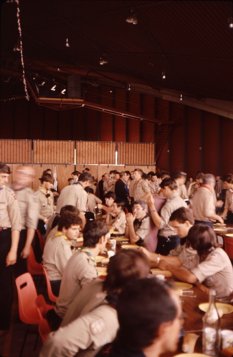 1978i campo mobile internaz FSE - Lourdes - la mensa a Lourdes2.jpg