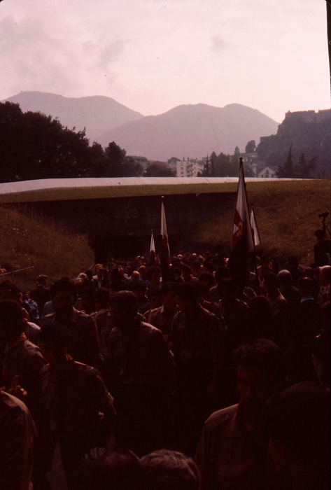 1978m campo mobile internaz FSE - Lourdes - arrivo dei contingenti alla basilica_6.jpg