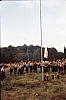 1978gf campo mobile internaz FSE - Lourdes - alzabandiera del contingente italiano-2.jpg
