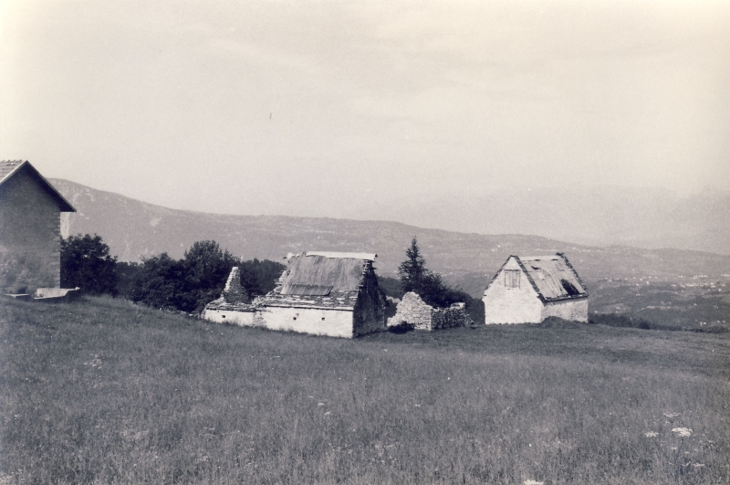 1979e rip spioX - campo delle fresche sorgenti - Borsoi d'Alpago 09 - casere dell'Alpago.jpg