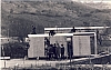 1980 campo di lavoro terremoto a Calitri  - Irpinia - Calitri-montaggio dei prefabbricati.jpg