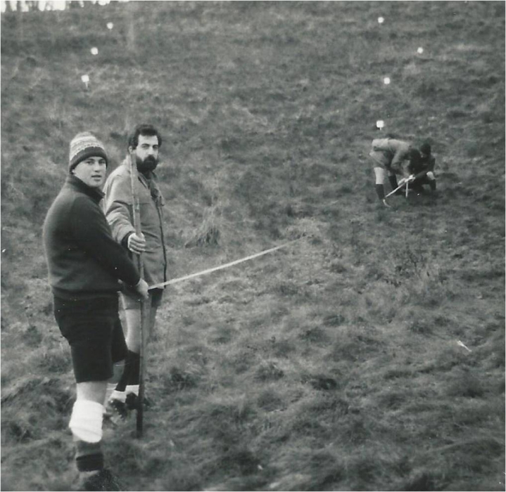 1980 Clan nuova strada - attività topografia - Montello 2.jpg