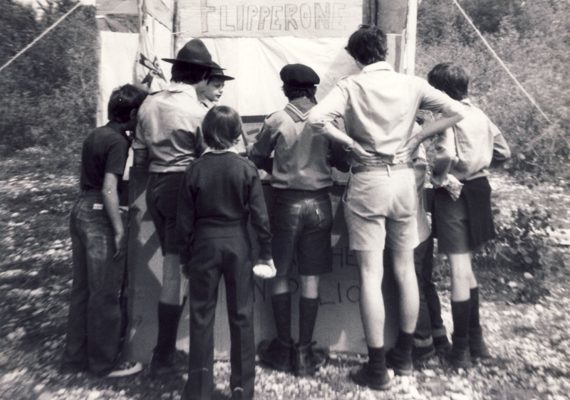 1981 Gruppo TV2 -Festa genitori al Piave - stand giochi di sq_5.jpg