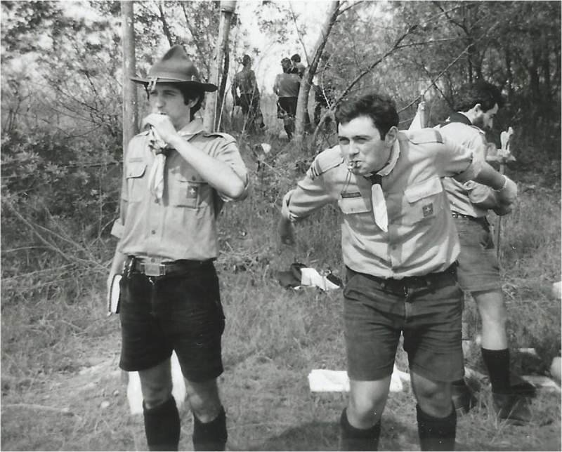 1982 Gruppo TV2 -Festa genitori al Piave - Ale barbaro e Tony Zoccoletto.jpg