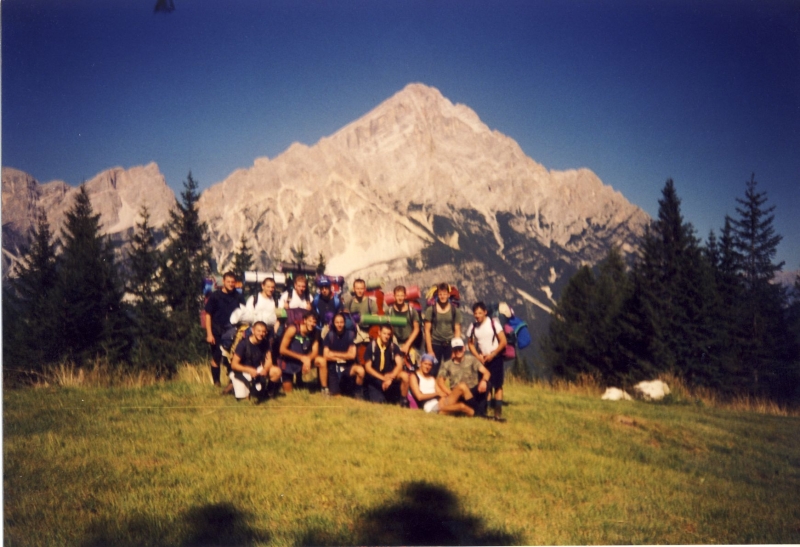1998 Clan nuova strada sPioX-TV2°- campo mobile Pelmo-Civetta - foto gruppo.jpg