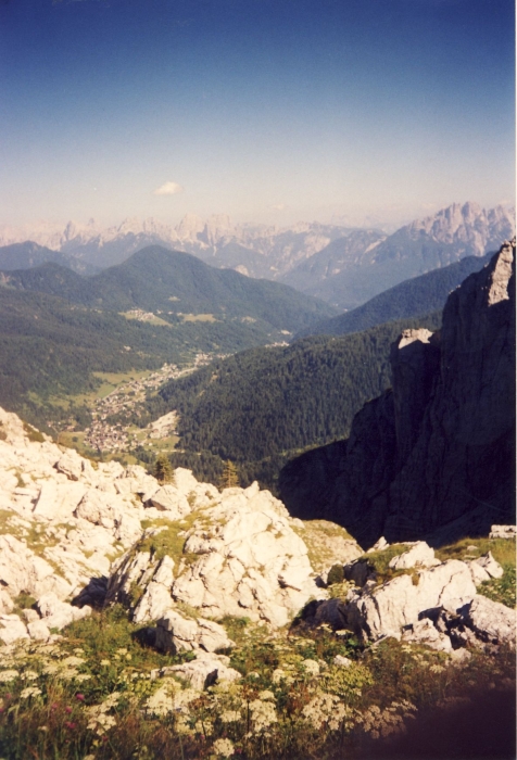 1998 Clan nuova strada sPioX-TV2°- campo mobile Pelmo-Civetta - in forcella.jpg