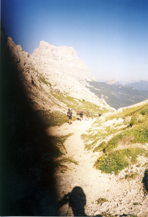 1998 Clan nuova strada sPioX-TV2°- campo mobile Pelmo-Civetta - in marcia_2.jpg