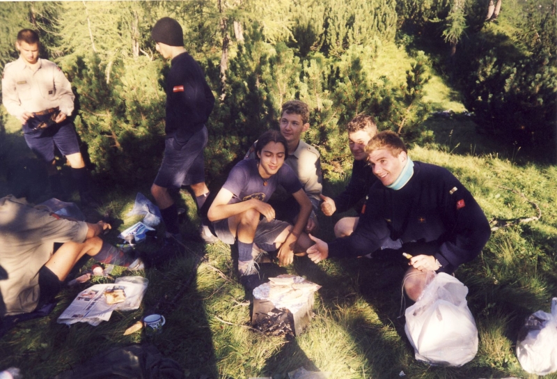 1998 Clan nuova strada sPioX-TV2°- campo mobile Pelmo-Civetta - sosta pranzo_2.jpg