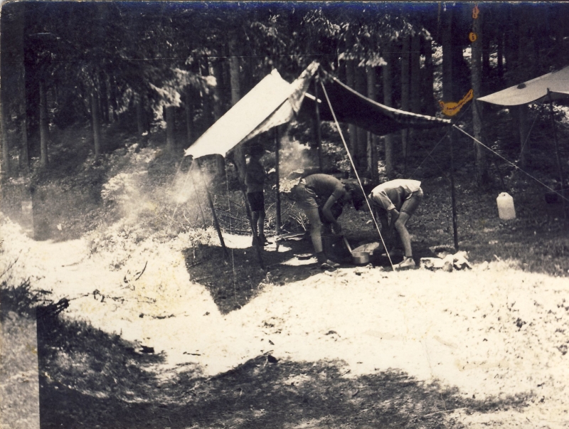 1966 campo alte cime - valgrande - rip sPioX -cucina del latte mattutino.jpg